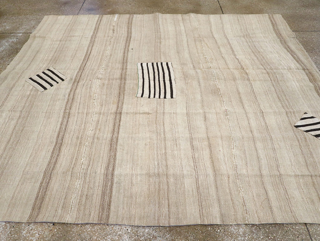 Vintage Persian Flatweave Kilim Accent Rug, No.26757 - Galerie Shabab