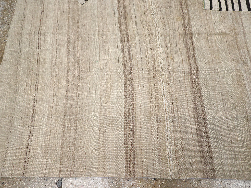 Vintage Persian Flatweave Kilim Accent Rug, No.26757 - Galerie Shabab