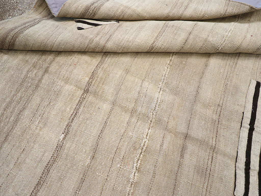 Vintage Persian Flatweave Kilim Accent Rug, No.26757 - Galerie Shabab