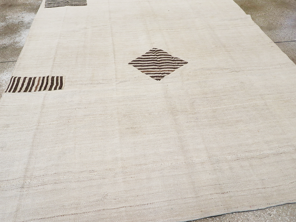 Vintage Persian Flatweave Kilim Accent Carpet, No.26758 - Galerie Shabab