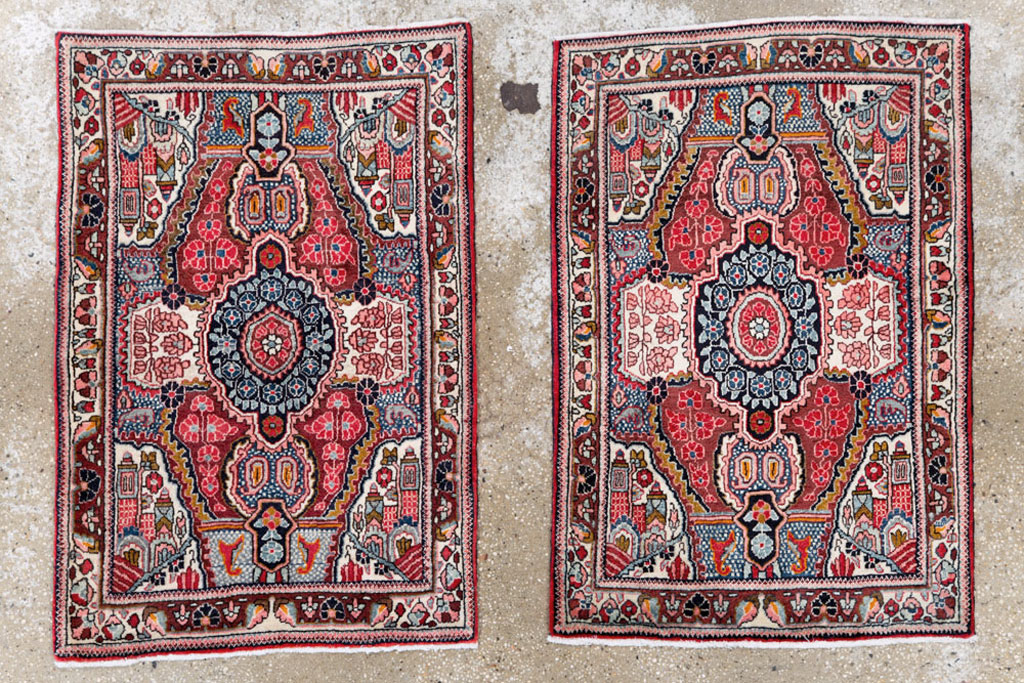 Vintage Persian Sarouk Throw Rug (Pair: 1 of 2), No.26792 - Galerie Shabab