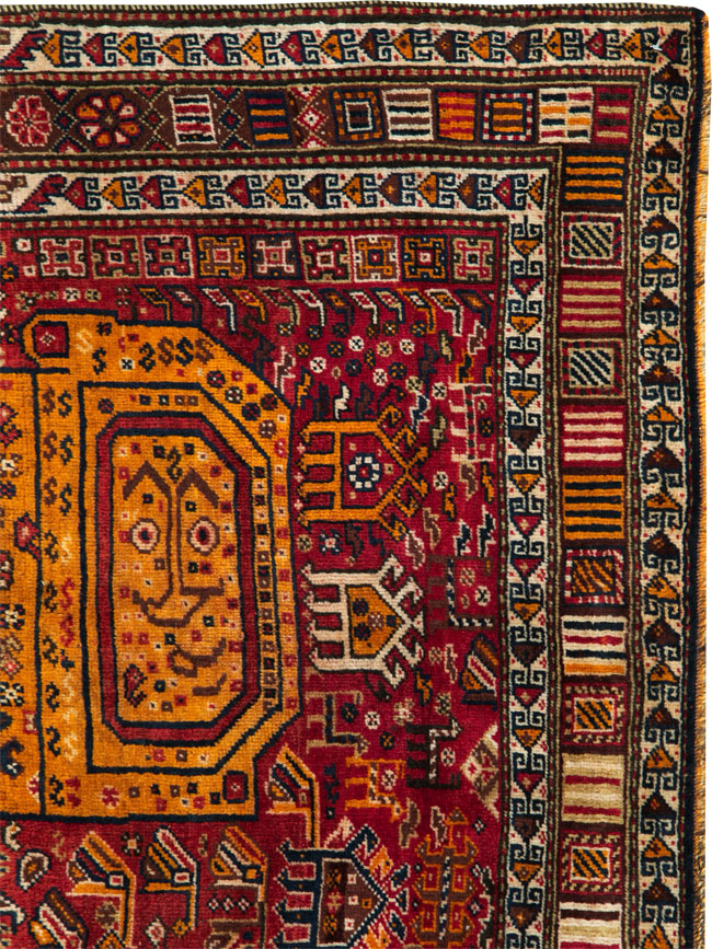 Vintage Persian Shiraz Pictorial Rug, No.26795 - Galerie Shabab