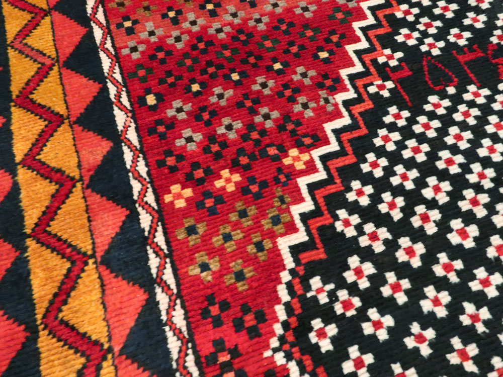 Vintage Persian Gabbeh Rug, No.26797 - Galerie Shabab