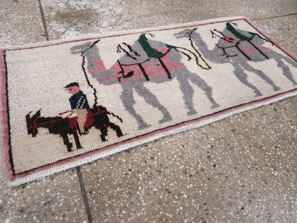 Vintage Turkish Pictorial Throw Rug, No.26817 - Galerie Shabab