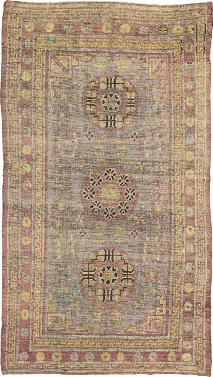 Antique East Turkestan Khotan Accent Rug, No.26818 - Galerie Shabab