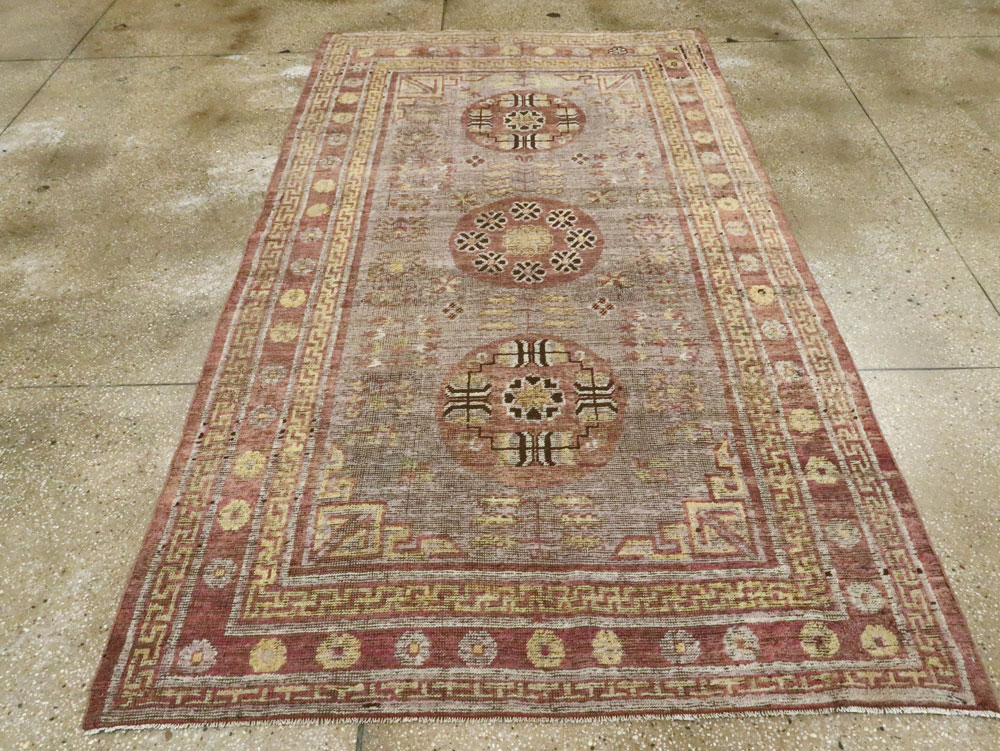 Antique East Turkestan Khotan Accent Rug, No.26818 - Galerie Shabab