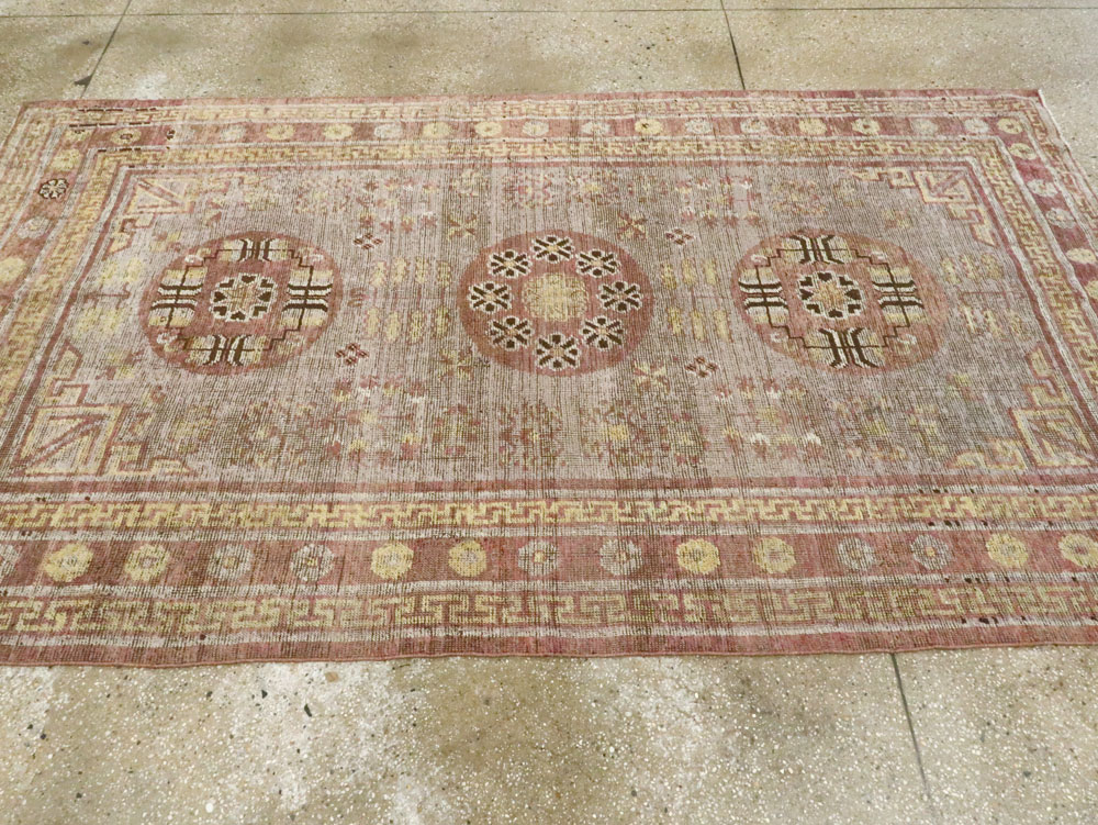 Antique East Turkestan Khotan Accent Rug, No.26818 - Galerie Shabab