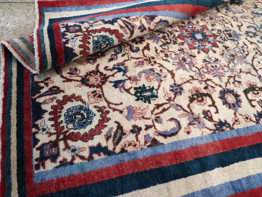 Vintage Persian Isfahan Accent Rug, No.26834 - Galerie Shabab
