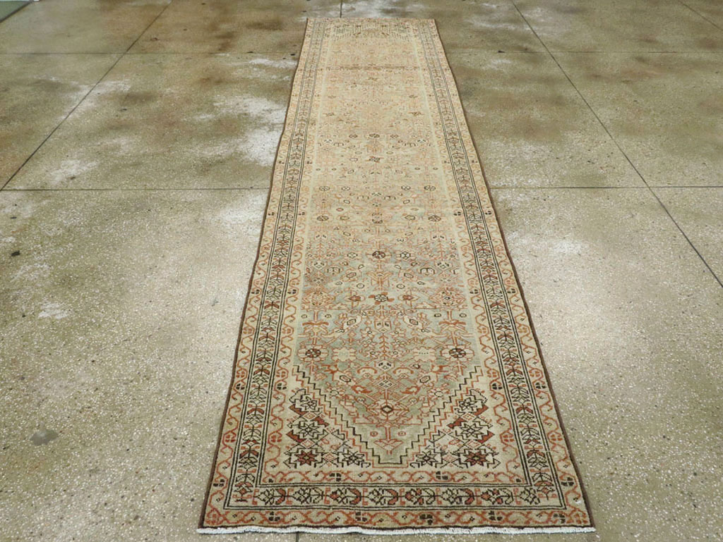 Vintage Persian Malayer Runner, No.26847 - Galerie Shabab