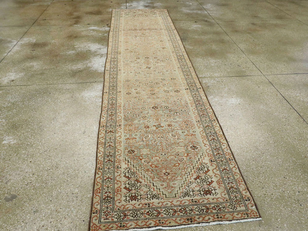 Vintage Persian Malayer Runner, No.26847 - Galerie Shabab
