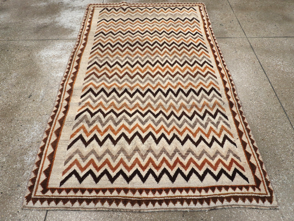Vintage Persian Gabbeh Rug, No.26926 - Galerie Shabab