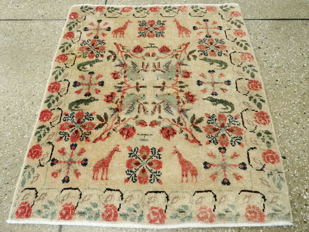 Vintage Persian Tabriz Pictorial Rug, No.26930 - Galerie Shabab