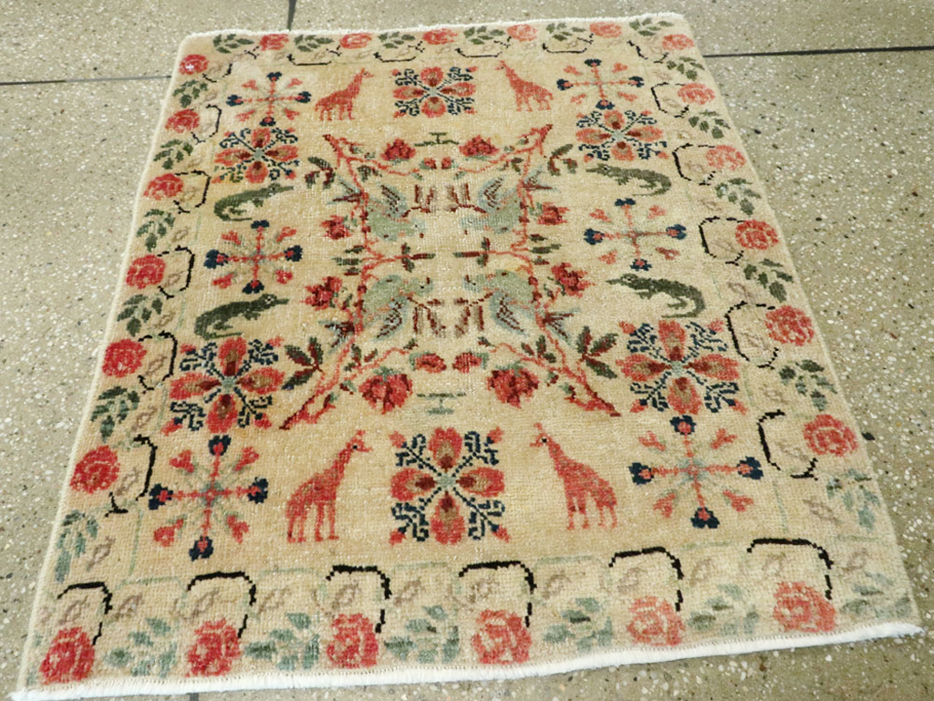 Vintage Persian Tabriz Pictorial Rug, No.26930 - Galerie Shabab