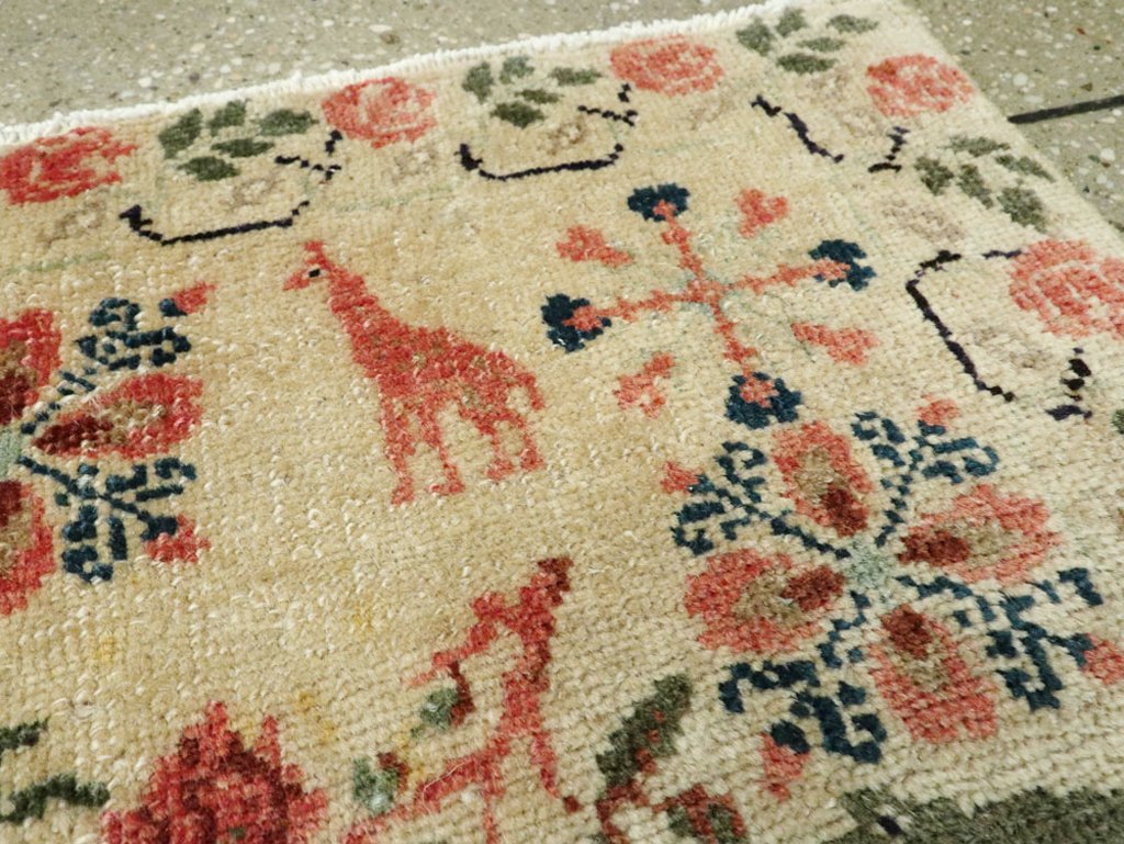 Vintage Persian Tabriz Pictorial Rug, No.26930 - Galerie Shabab