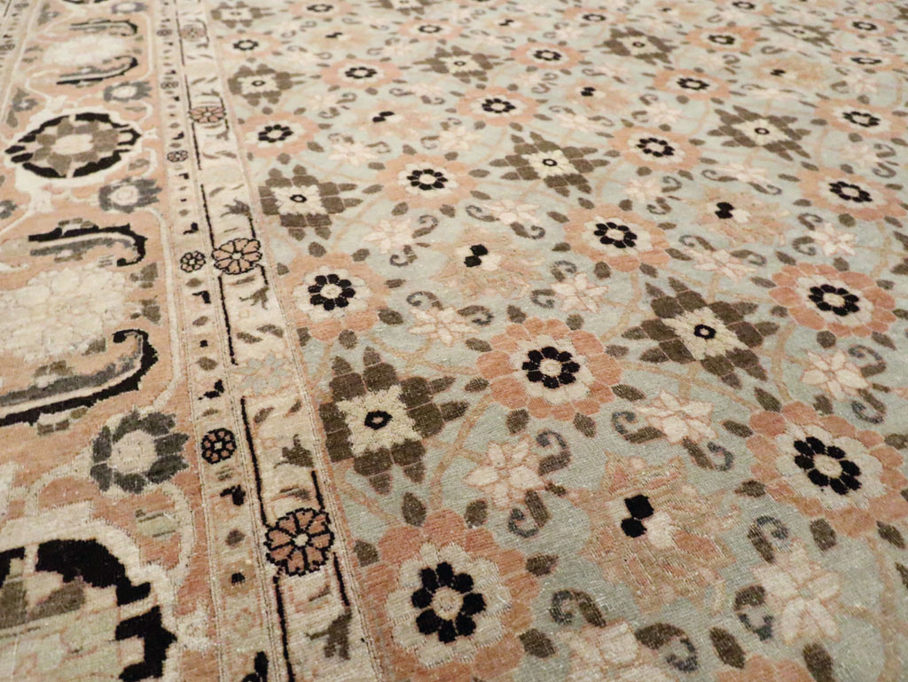 Vintage Persian Veramin Accent Carpet, No.26961 - Galerie Shabab