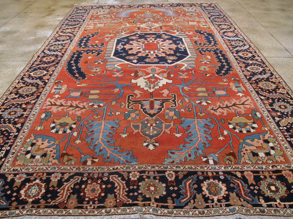 Antique Persian Serapi Rug, No.26975 - Galerie Shabab