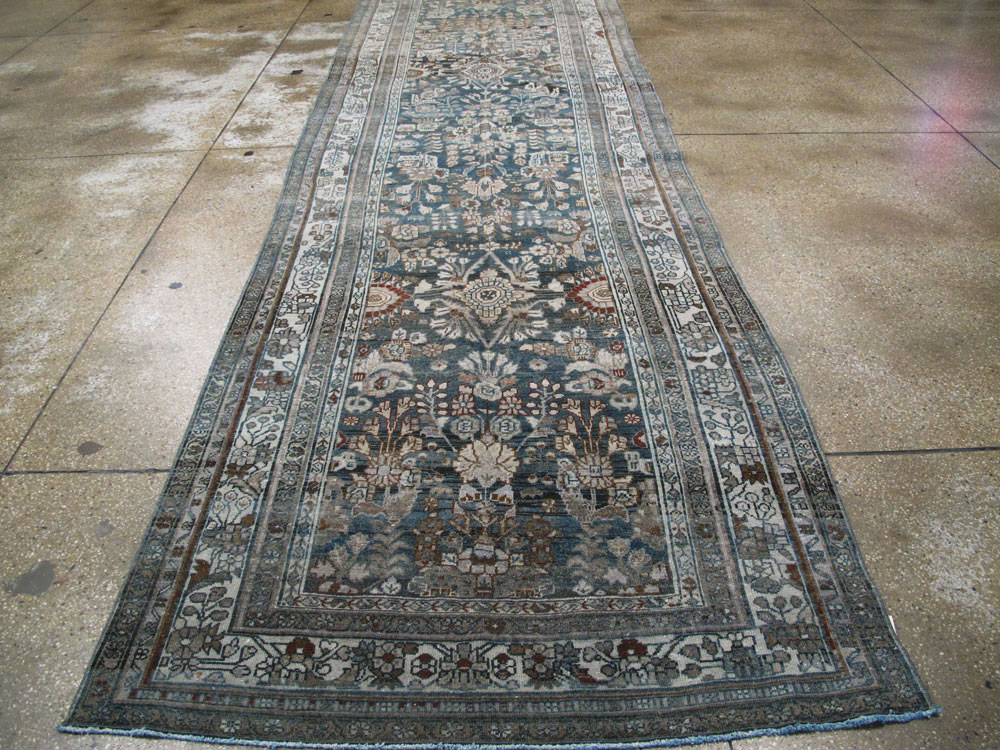 Antique Persian Malayer Wide Gallery Runner, No.26978 - Galerie Shabab