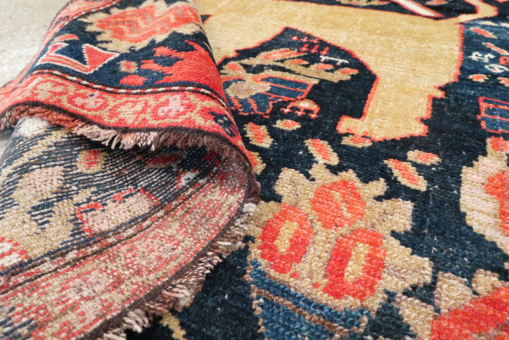 Antique Persian Kurdish Pictorial Rug, No.26983 - Galerie Shabab