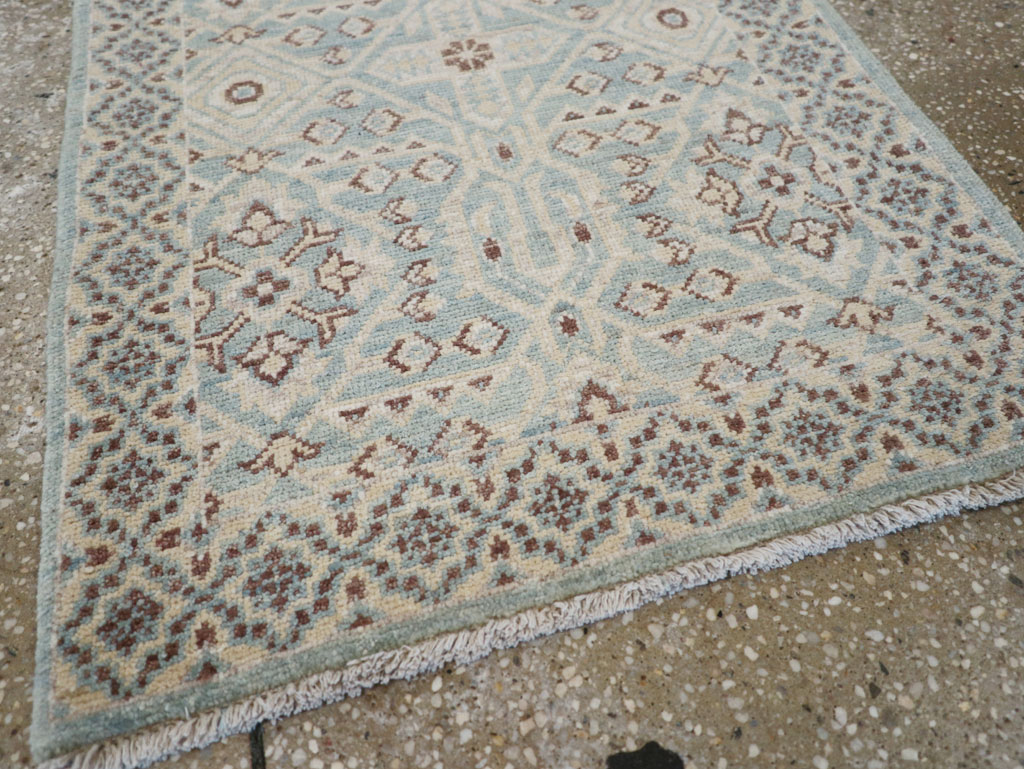 Contemporary Indian Agra Throw Rug, No.26995 - Galerie Shabab
