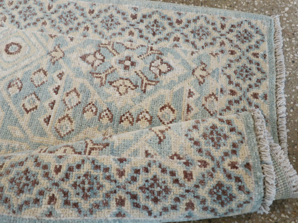 Contemporary Indian Agra Throw Rug, No.26995 - Galerie Shabab