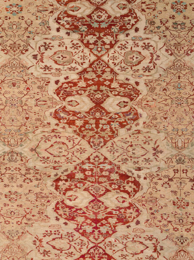 Antique Persian Sultanabad Carpet, No.26997 - Galerie Shabab