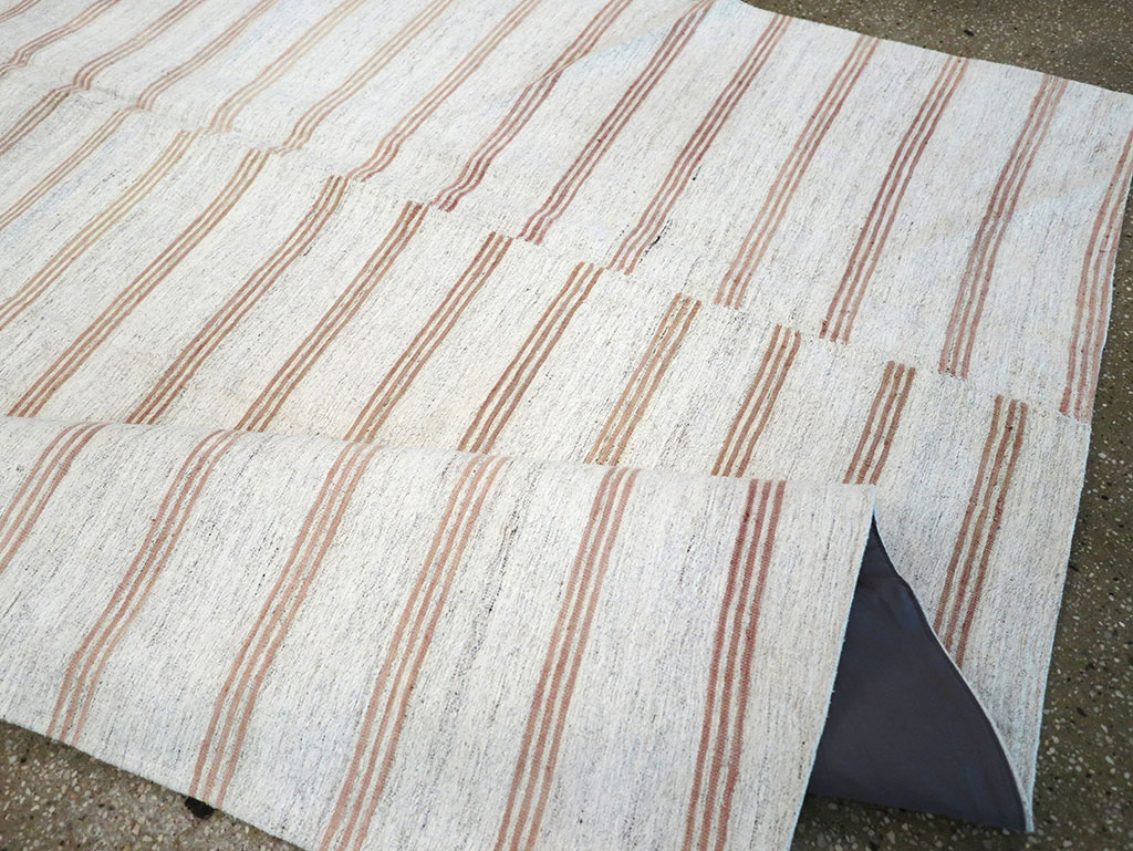 Vintage Turkish Flatweave Kilim Accent Rug, No.27007 - Galerie Shabab