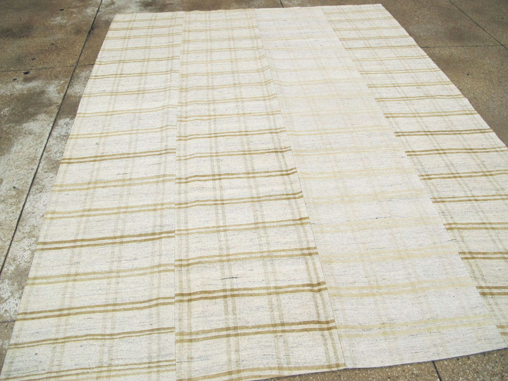 Vintage Turkish Flatweave Kilim Accent Rug, No.27010 - Galerie Shabab