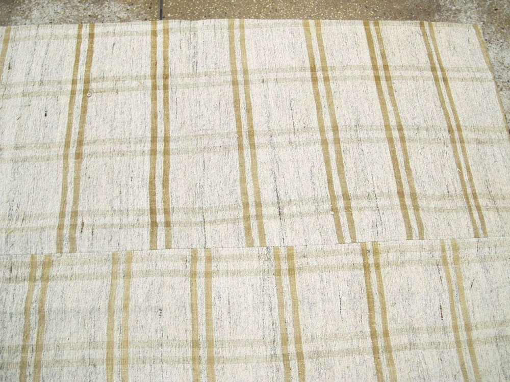 Vintage Turkish Flatweave Kilim Accent Rug, No.27010 - Galerie Shabab