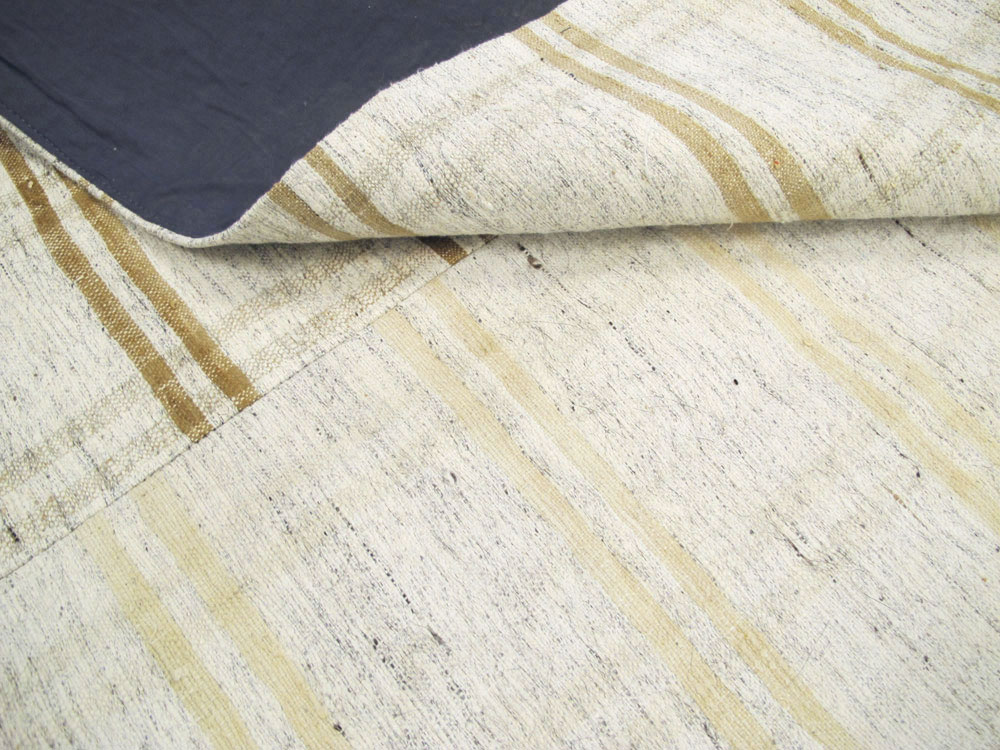 Vintage Turkish Flatweave Kilim Accent Rug, No.27010 - Galerie Shabab