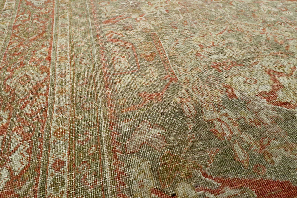 Antique Persian Mahal Distressed Carpet, No.27025 - Galerie Shabab