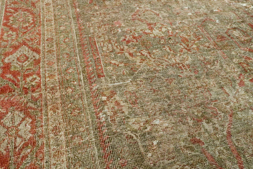 Antique Persian Mahal Distressed Carpet, No.27025 - Galerie Shabab