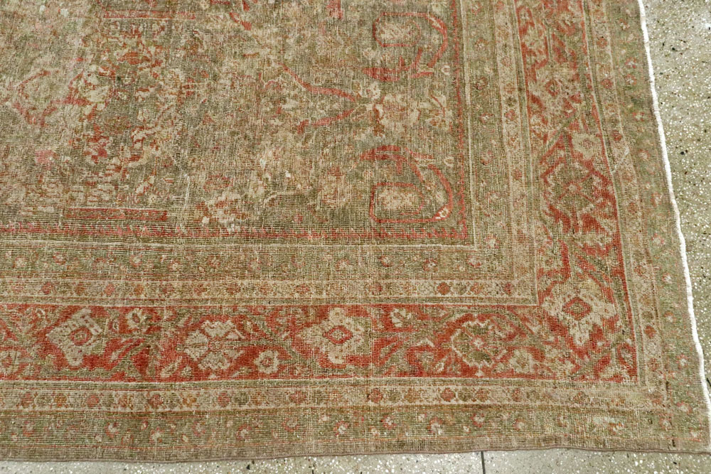Antique Persian Mahal Distressed Carpet, No.27025 - Galerie Shabab