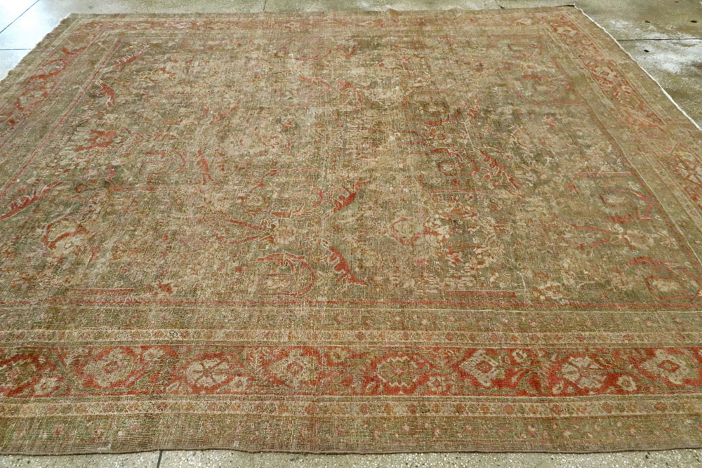 Antique Persian Mahal Distressed Carpet, No.27025 - Galerie Shabab