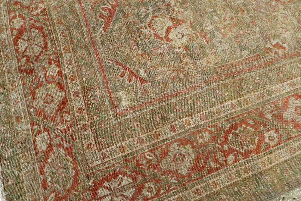 Antique Persian Mahal Distressed Carpet, No.27025 - Galerie Shabab