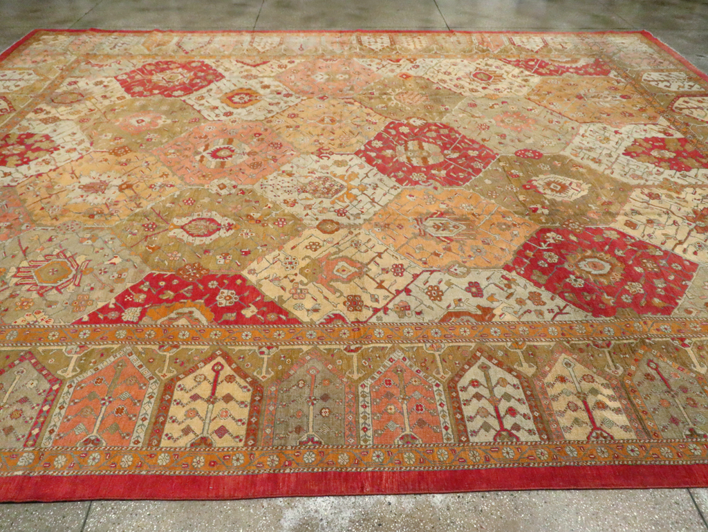 Antique Turkish Oushak Carpet, No.27028 - Galerie Shabab