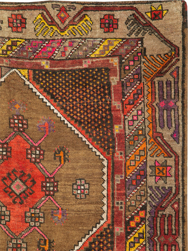 Vintage Persian Kurd Gallery Rug, No.27072 - Galerie Shabab