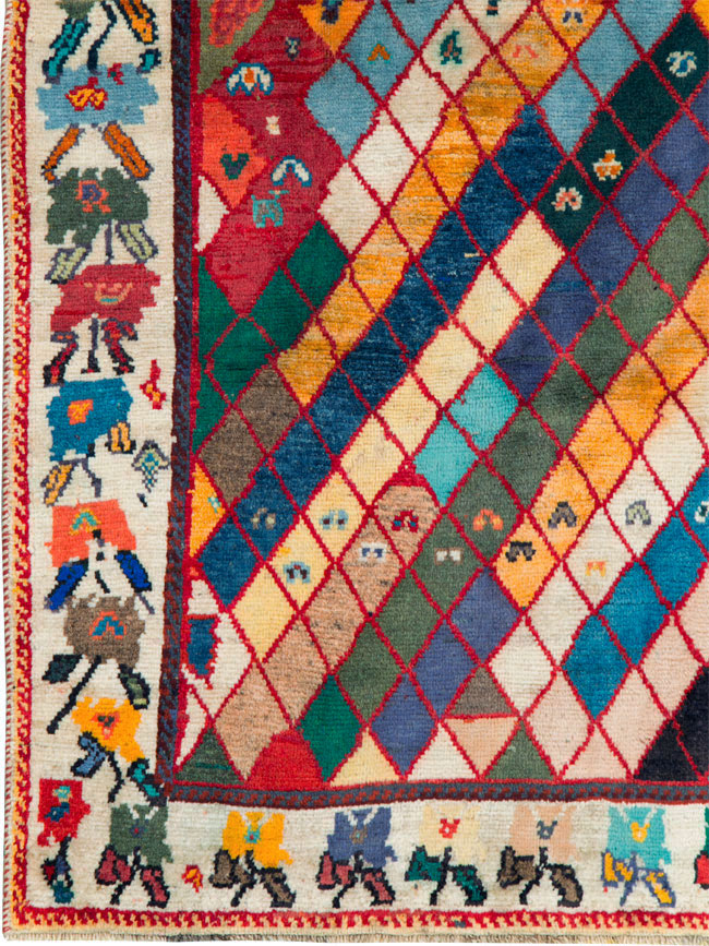 Vintage Persian Shiraz Rug, No.27077 - Galerie Shabab