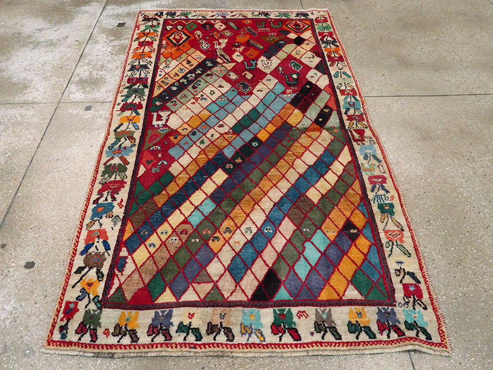 Vintage Persian Shiraz Rug, No.27077 - Galerie Shabab