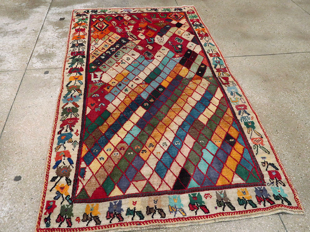 Vintage Persian Shiraz Rug, No.27077 - Galerie Shabab
