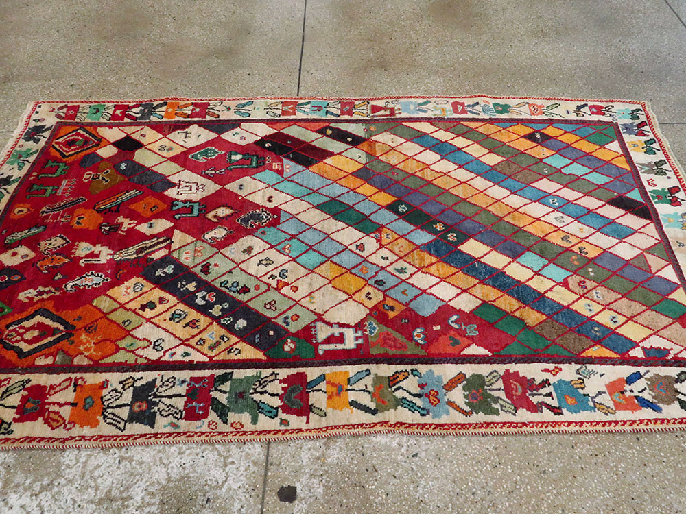 Vintage Persian Shiraz Rug, No.27077 - Galerie Shabab