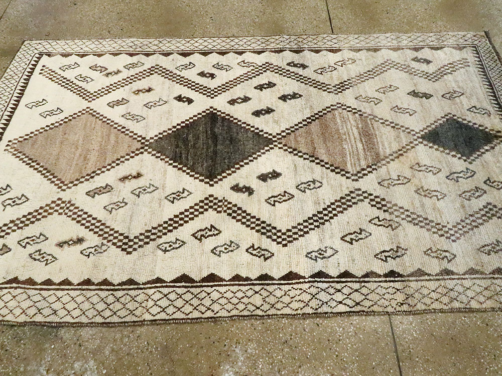 Vintage Persian Gabbeh Rug, No.27092 - Galerie Shabab