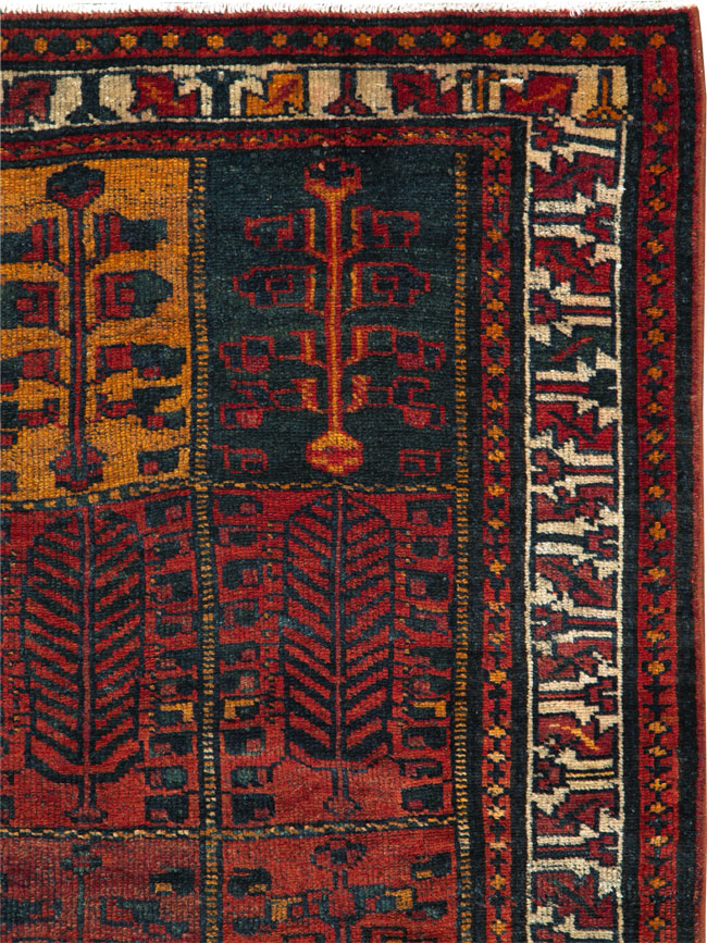 Vintage Persian Bakhtiari Rug, No.27095 - Galerie Shabab
