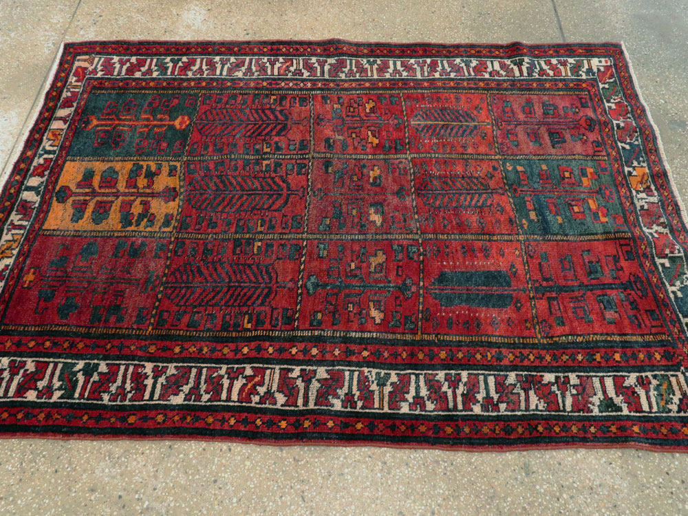 Vintage Persian Bakhtiari Rug, No.27095 - Galerie Shabab
