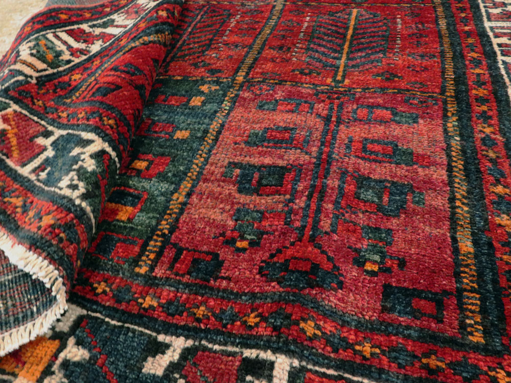 Vintage Persian Bakhtiari Rug, No.27095 - Galerie Shabab