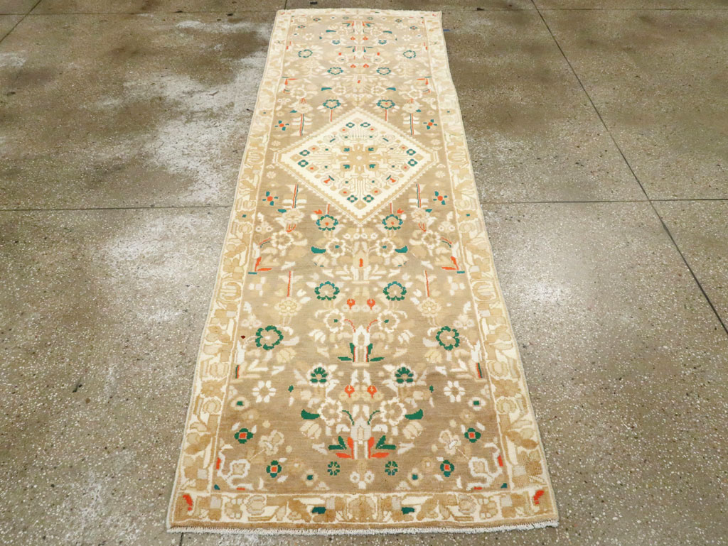Vintage Persian Malayer Runner, No.27101 - Galerie Shabab
