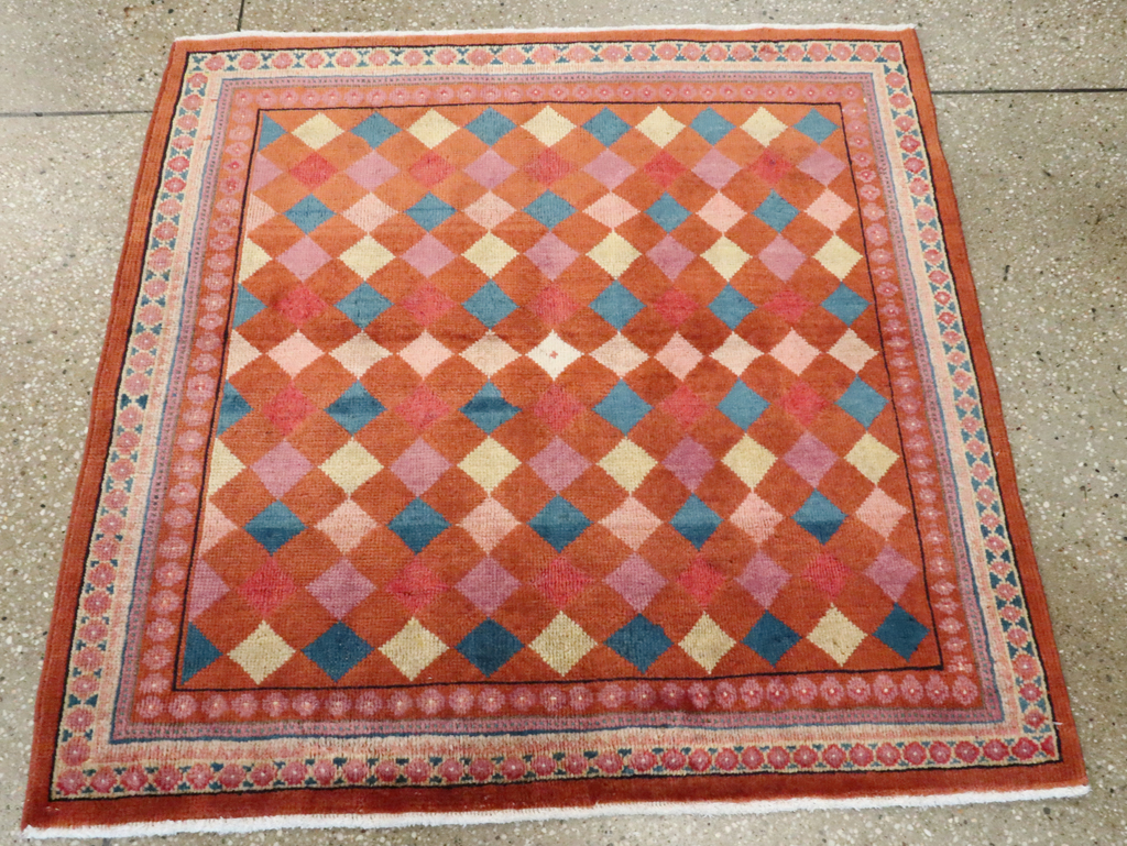 Vintage Persian Mahal Square Throw Rug, No.27104 - Galerie Shabab