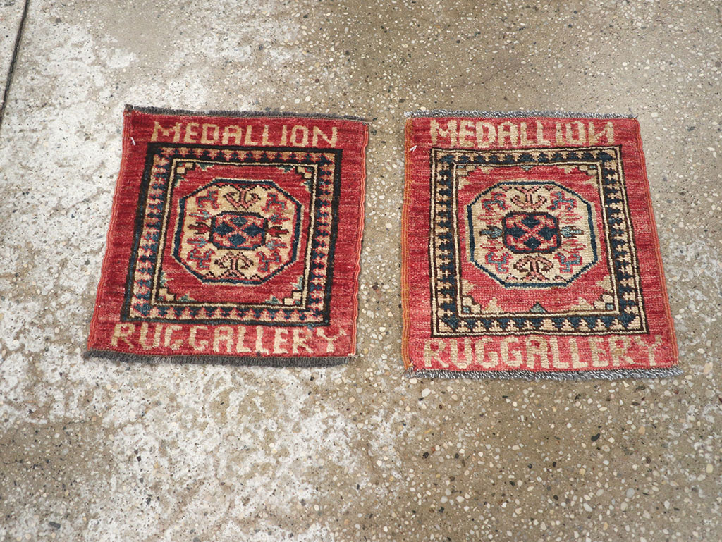Modern Central Asian Turkoman Square Throw Rug (Pair: 1 of 2), No.27106 - Galerie Shabab