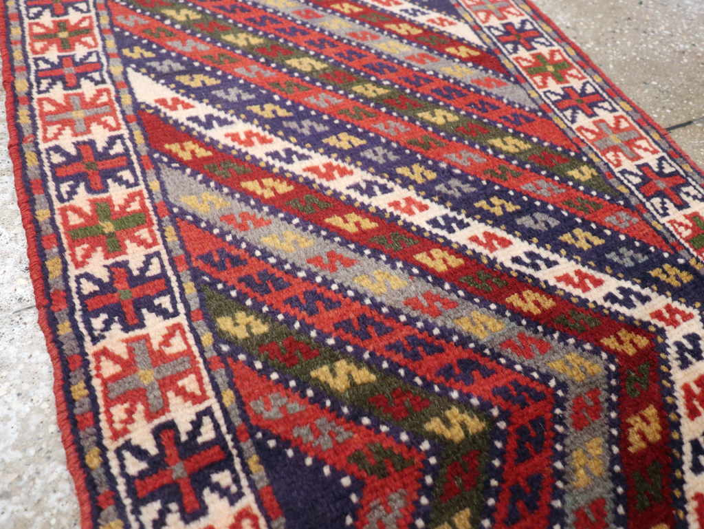 Vintage Persian Shiraz Small Runner, No.27109 - Galerie Shabab