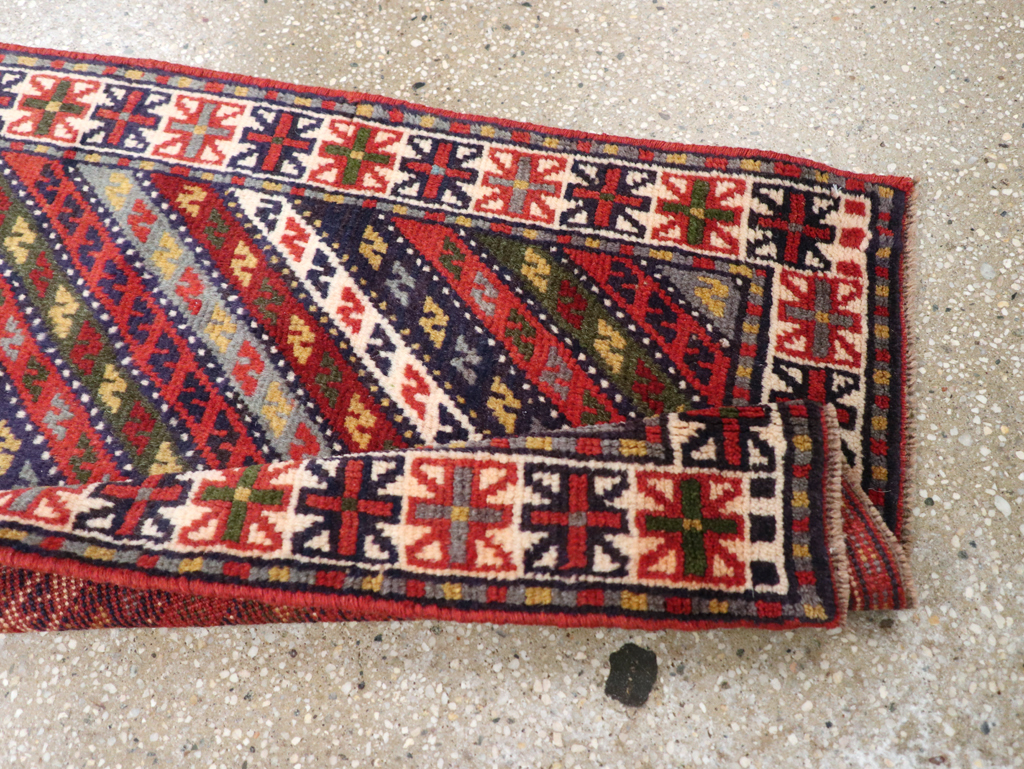 Vintage Persian Shiraz Small Runner, No.27109 - Galerie Shabab