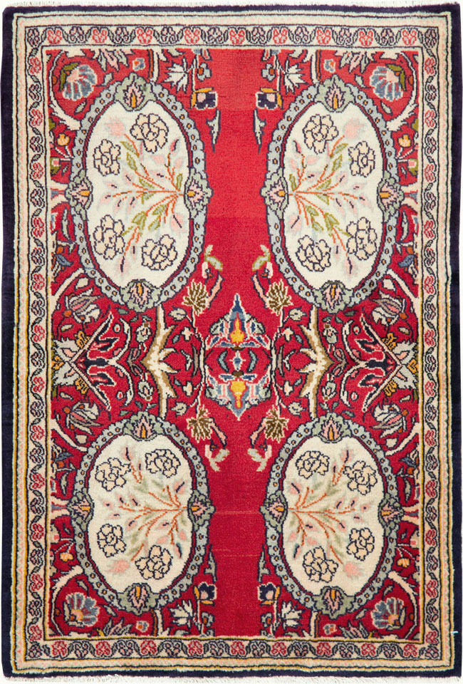 Vintage Persian Quom Rug, No.27113 - Galerie Shabab